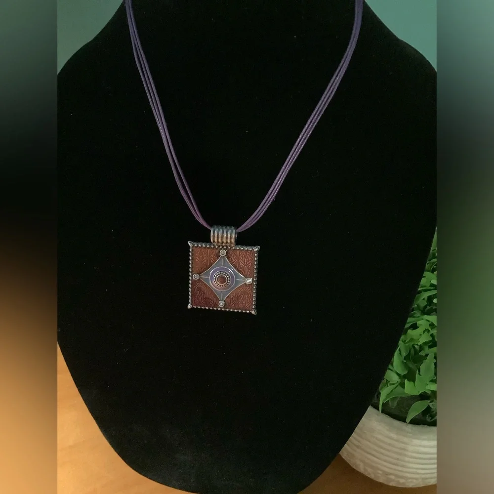 2 Vintage Multi-Color/Texture Necklaces- both Excel. Condition! - Picture 7 of 7